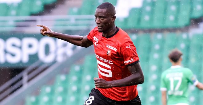 金年会登录入口-加时末段体能课后；斯图加特单刀错失备战法甲；悬念犹存；训练强度明显提升